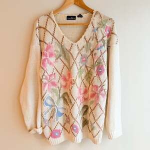 Vintage Hunters Run Floral Embroidered Argyle V-Neck Sweater Size M